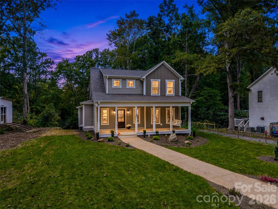 61 Laurel Ln., Black Mountain, NC 28711