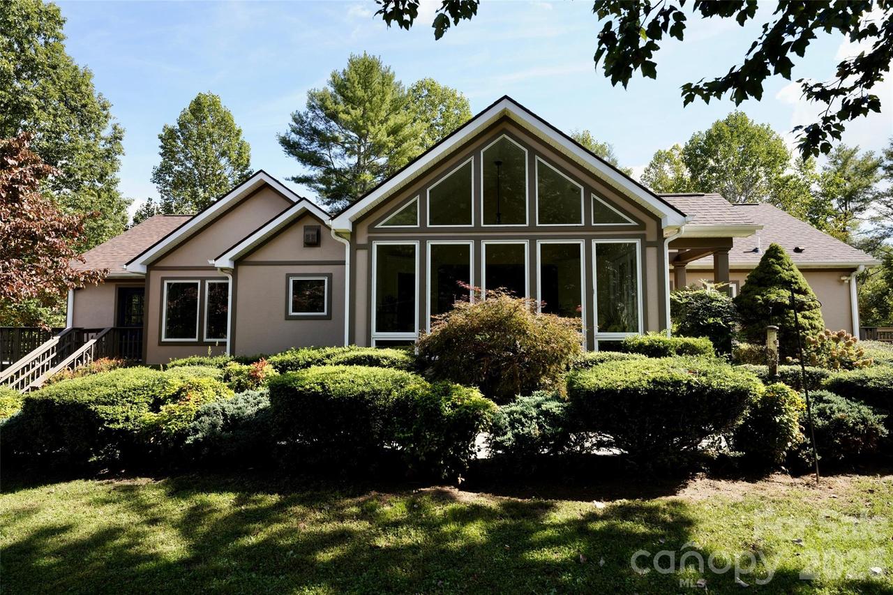 525 Silent Acres Rd., Waynesville, NC 28785