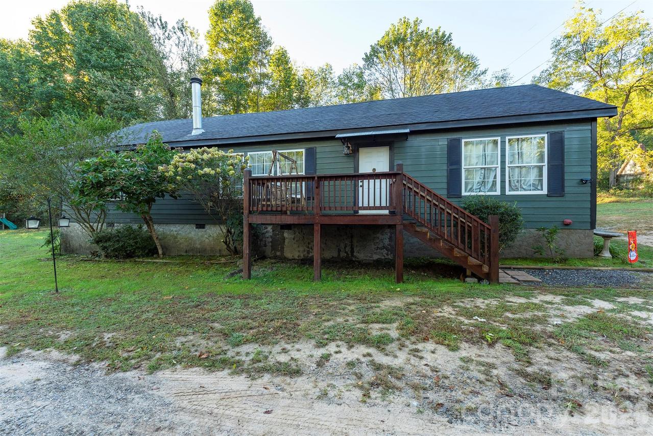 12 Stoney Creek Ln., Candler, NC 28715