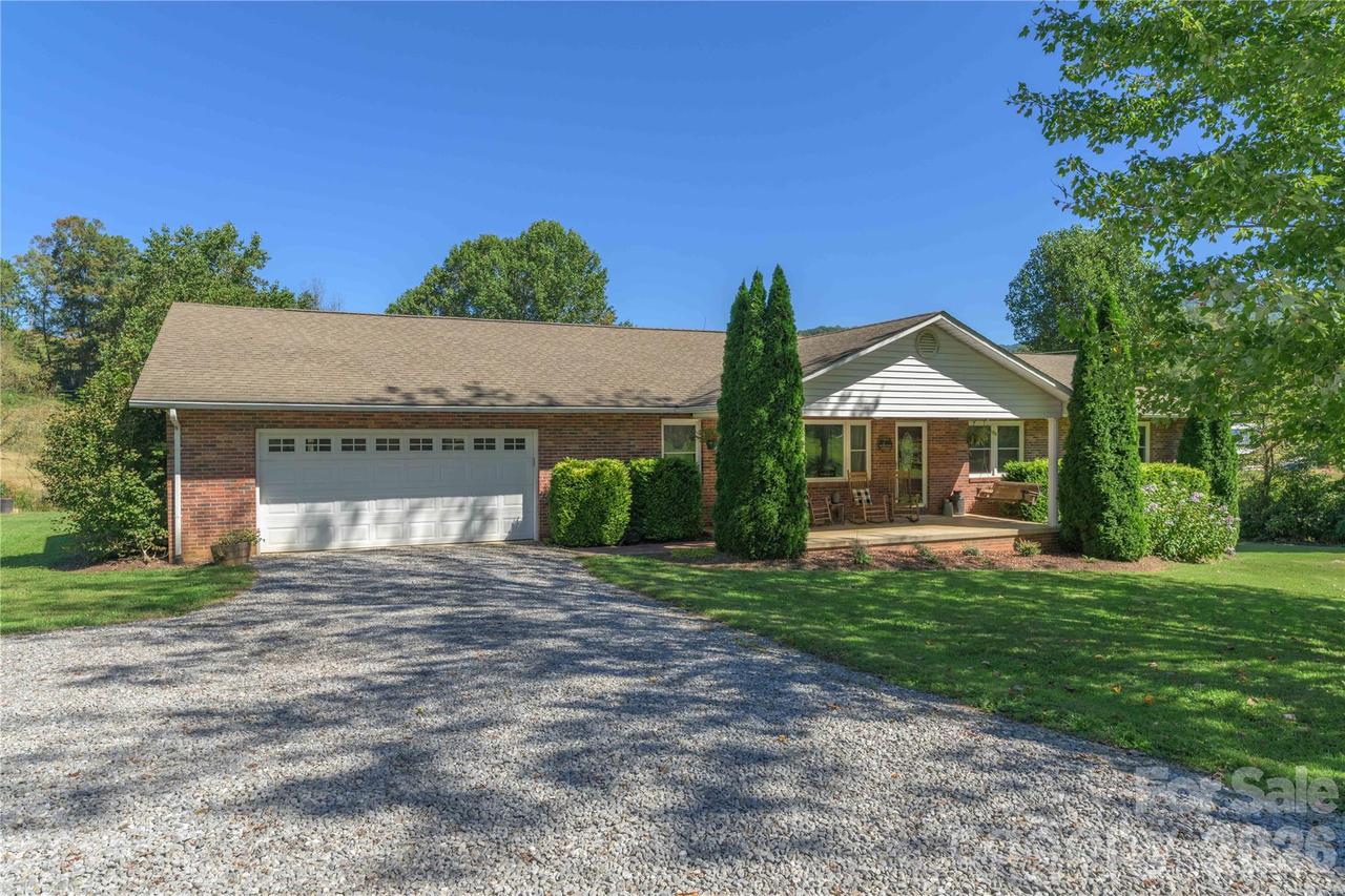 1341 Pigeon St., Waynesville, NC 28786