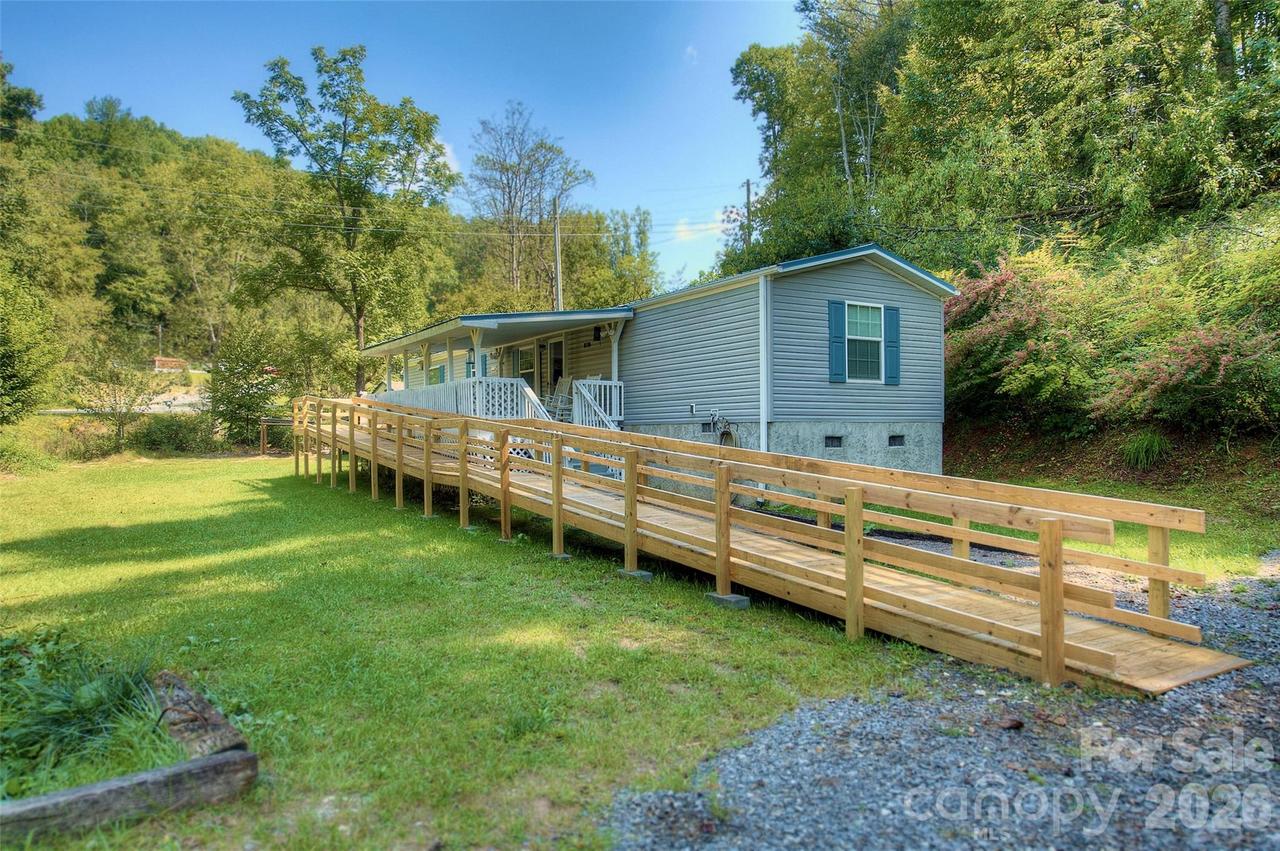 120 Ed Young Rd., Burnsville, NC 28714
