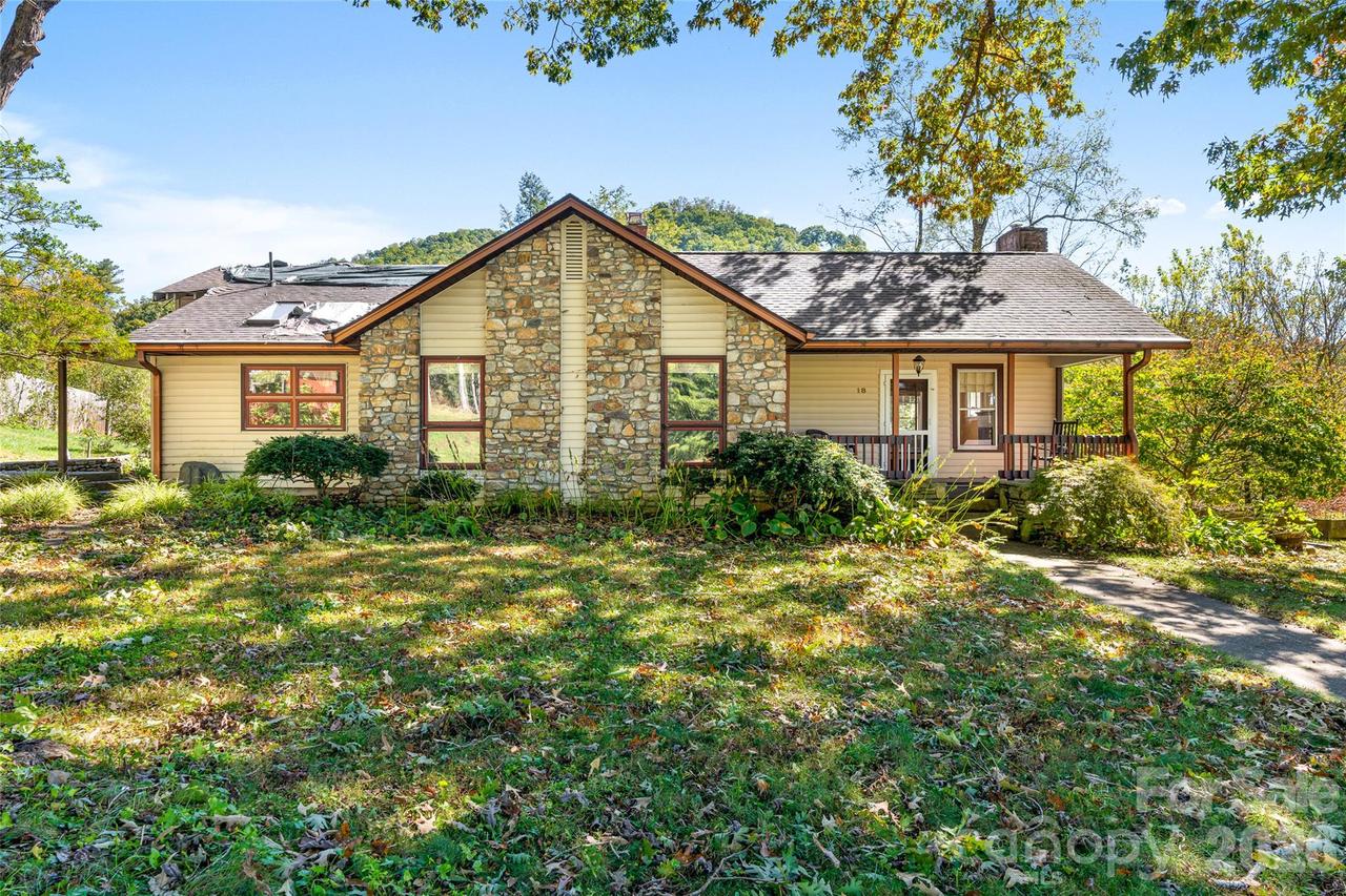 18 Mission Ln., Fairview, NC 28730