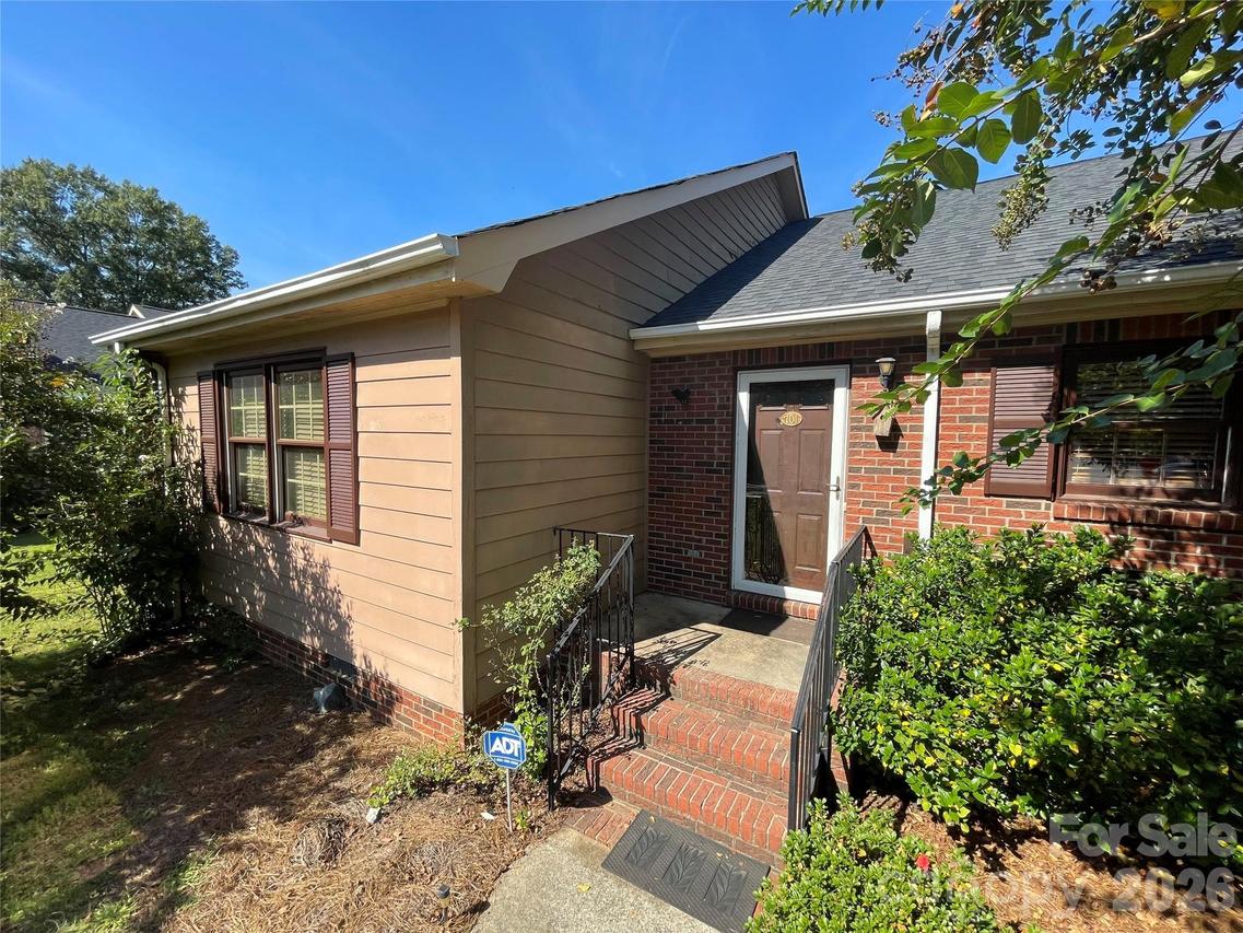 1300 Larchmont Pl. #701, Salisbury, NC 28144