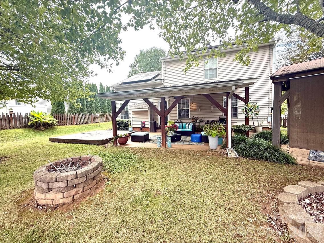1969 8th Street Ln., Hickory, NC 28602