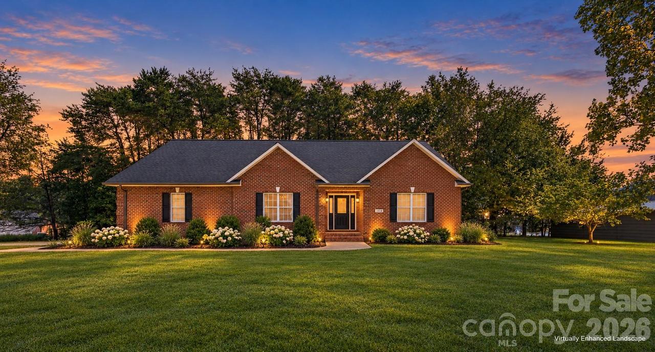 3656 Woodgreen Dr., Lincolnton, NC 28092