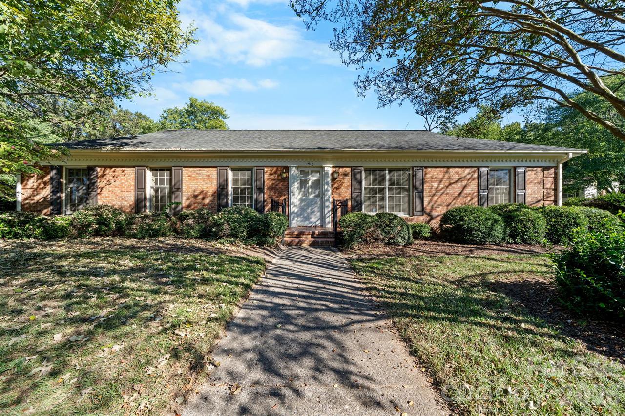 1910 13th St., Hickory, NC 28601