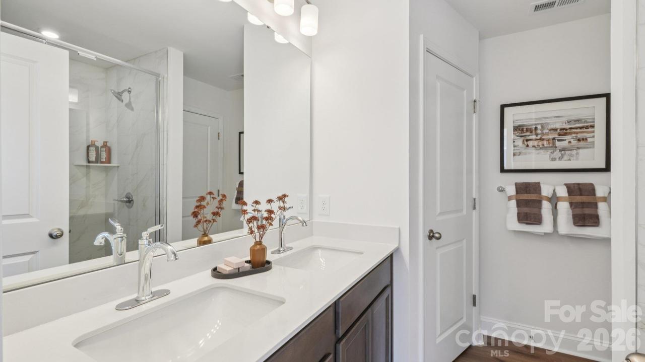 7555 Ethora Way, Charlotte, NC 28216