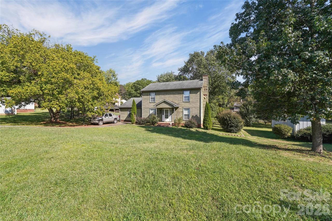 204 Hughey Dr., Gastonia, NC 28056