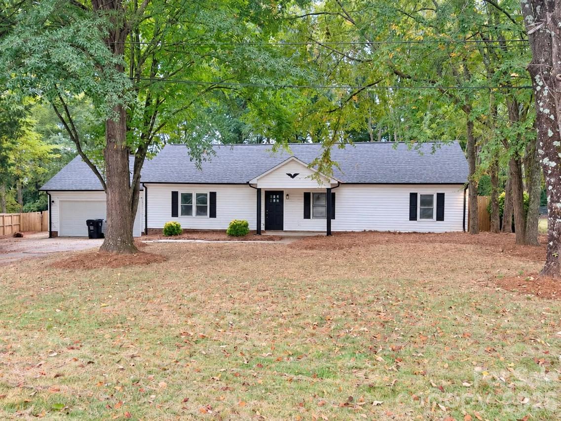 3758 Fieldcrest Cir., Concord, NC 28027