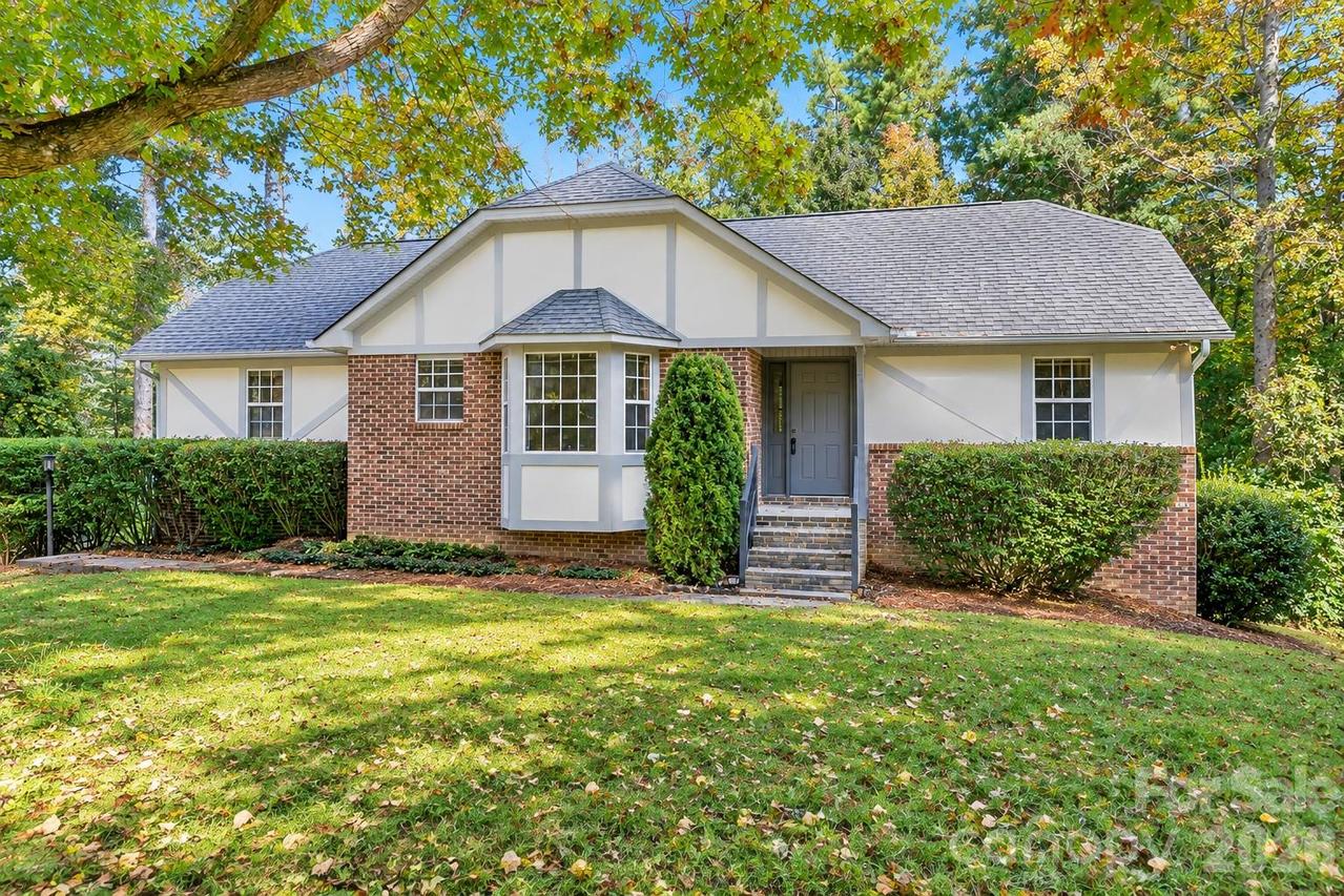 3111 Essex Path, Hendersonville, NC 28791