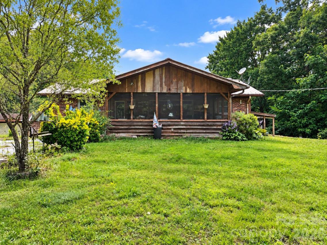 90 Pittman Rd., Fletcher, NC 28732