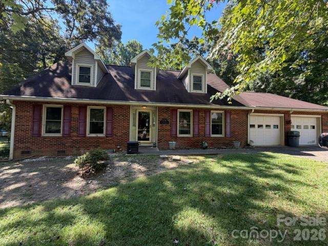 1750 29th Avenue Pl., Hickory, NC 28601