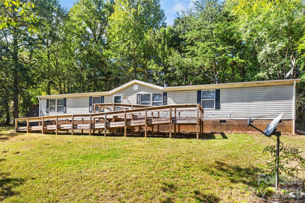 3285 Falcon Ridge Rd., Maiden, NC 28650