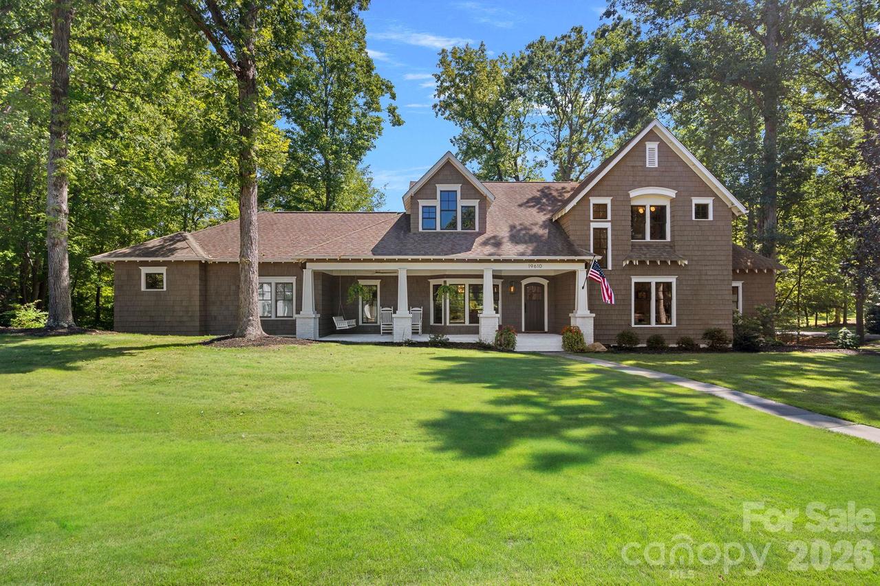 19610 Weavers Cir., Cornelius, NC 28031
