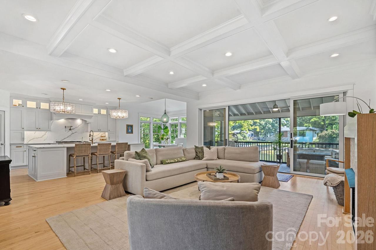 19610 Weavers Cir., Cornelius, NC 28031