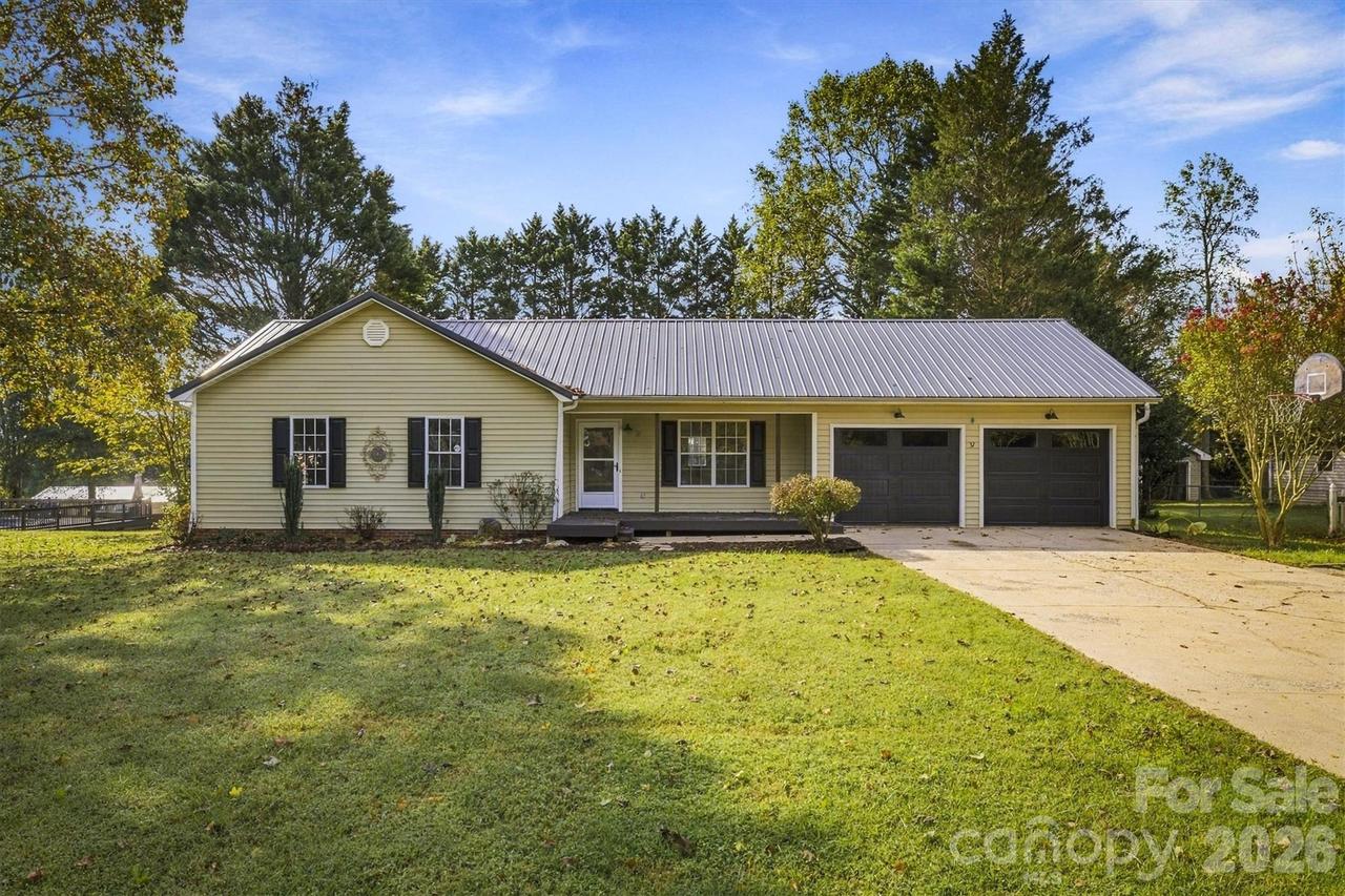 37 Laurel St., Granite Falls, NC 28630