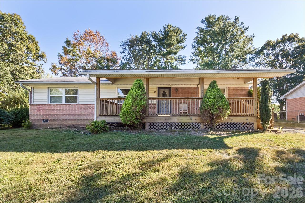 13 Looking Glass Ln., Asheville, NC 28805