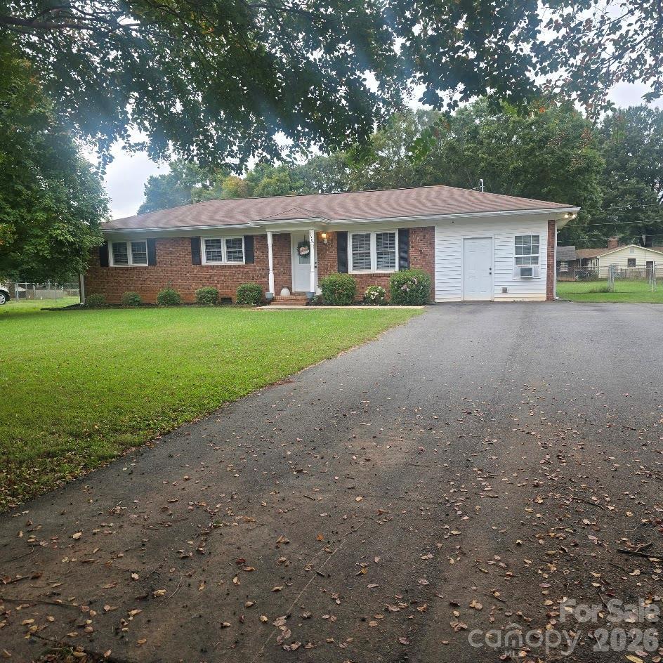 160 E Chamblee Dr., Salisbury, NC 28147