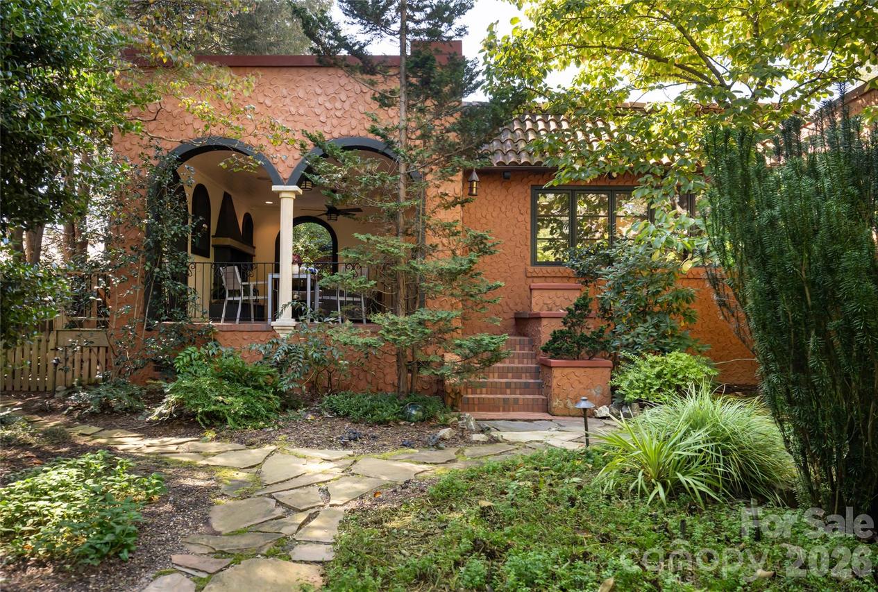 26 Sheridan Rd., Asheville, NC 28803