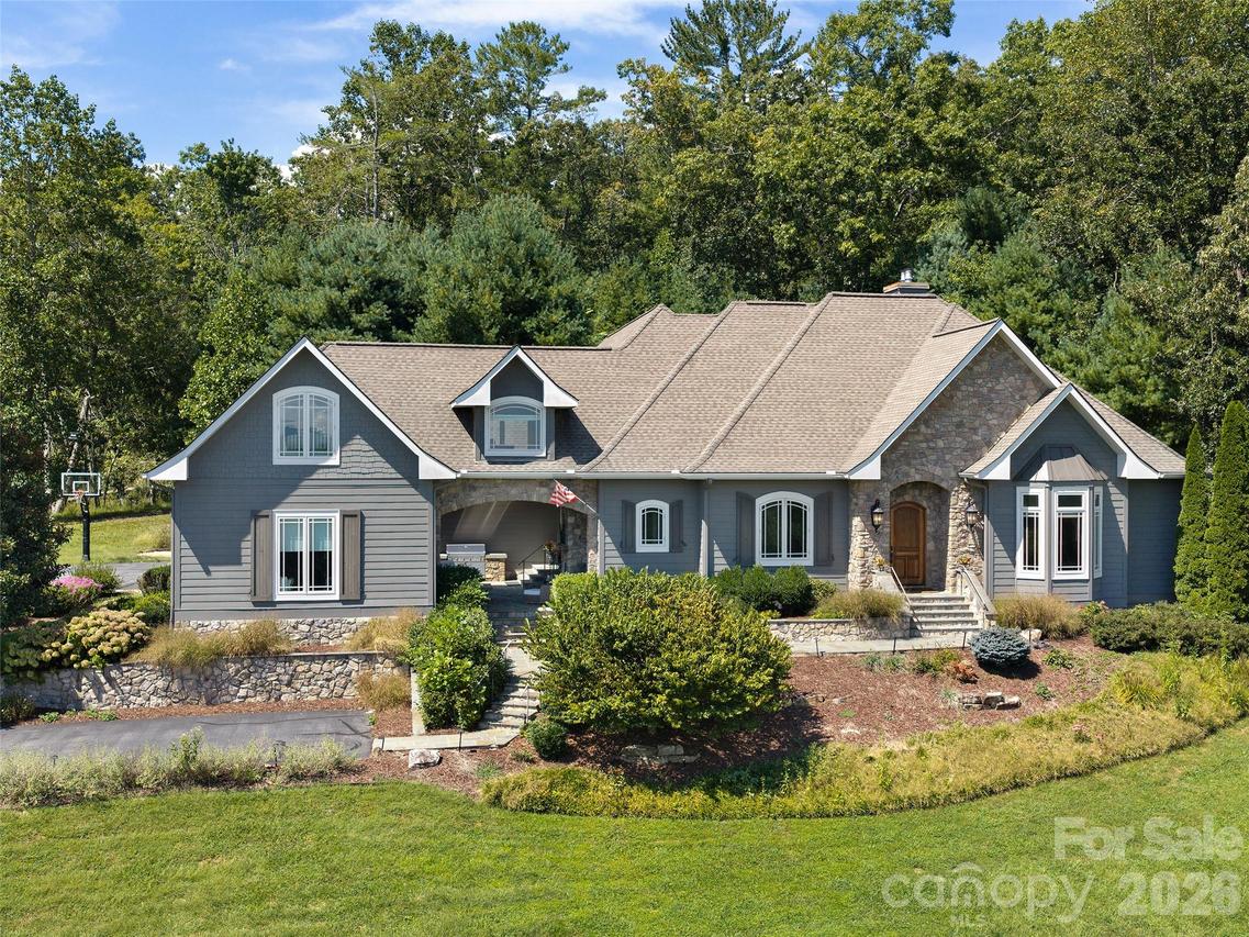 24 Mill Crest Dr., Mills River, NC 28759