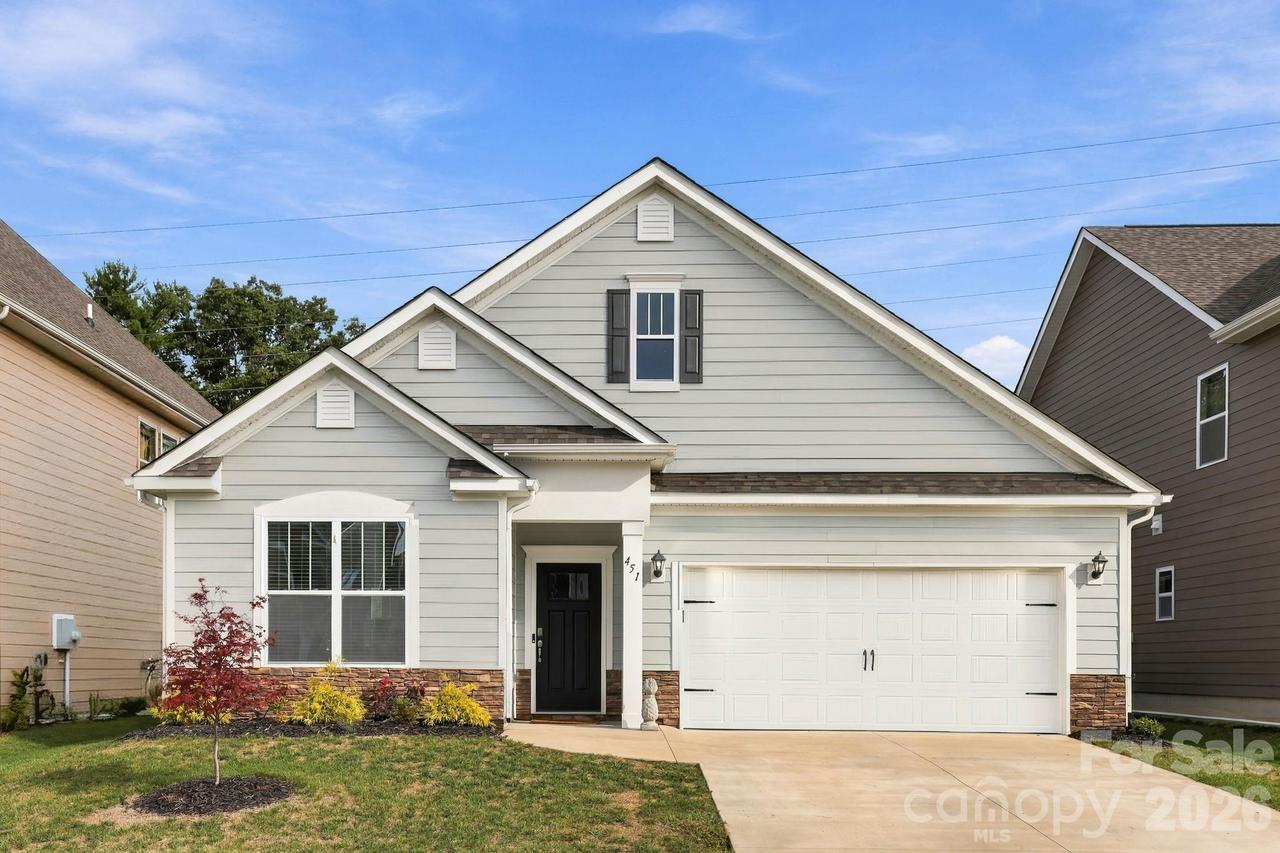 451 Fox Cove Cove, Hendersonville, NC 28792