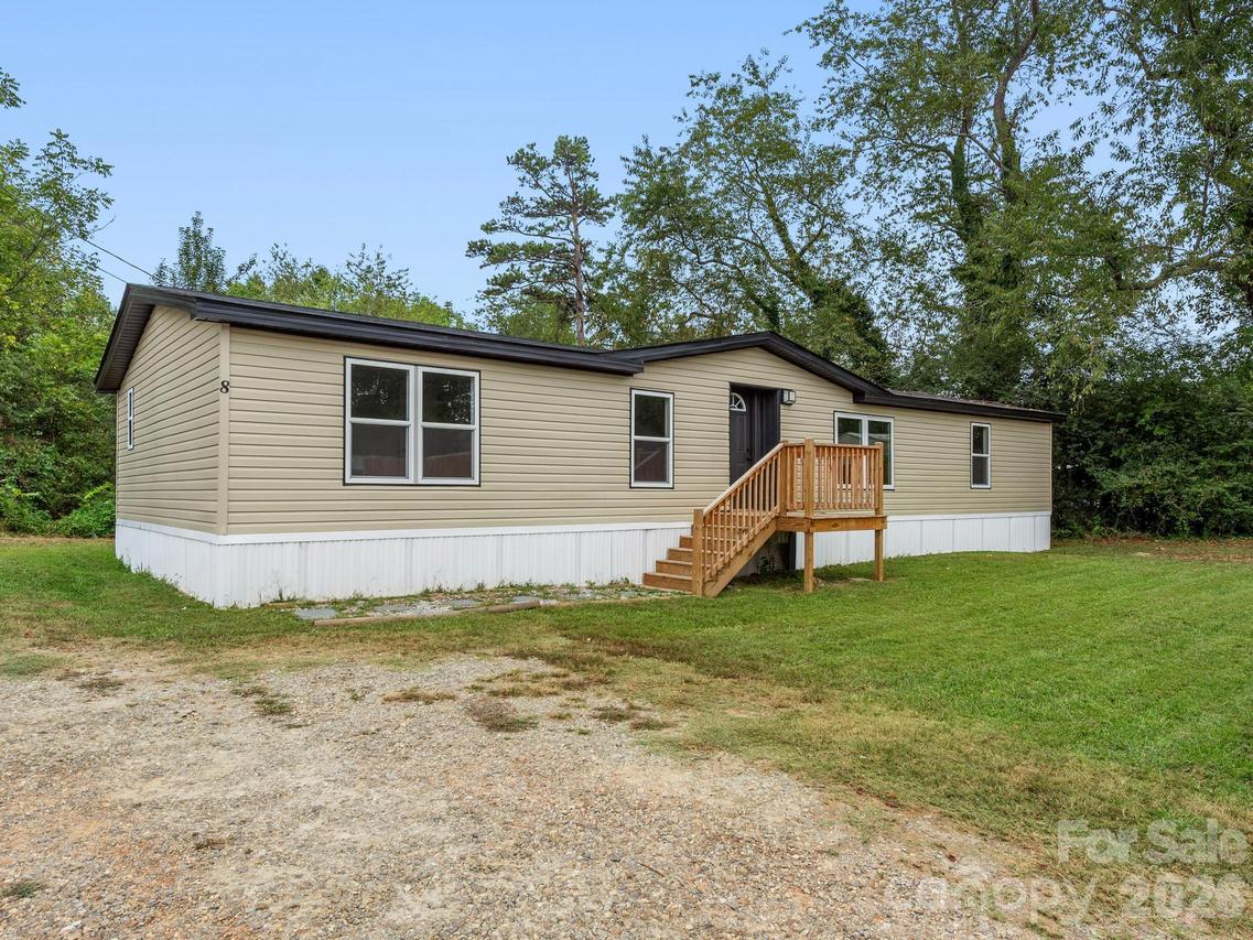 8 Teal Ln., Candler, NC 28715