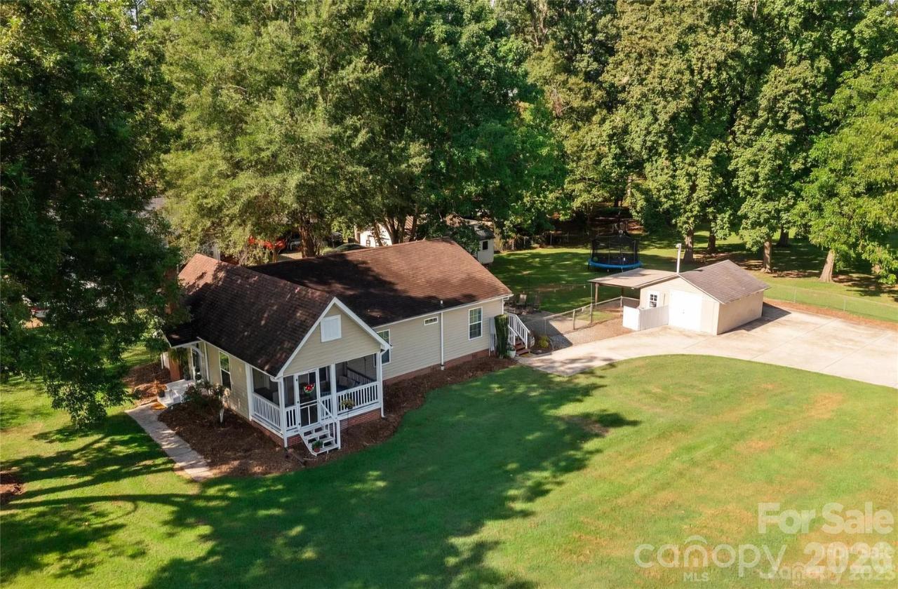 555 Palmer Rd., Rockwell, NC 28138