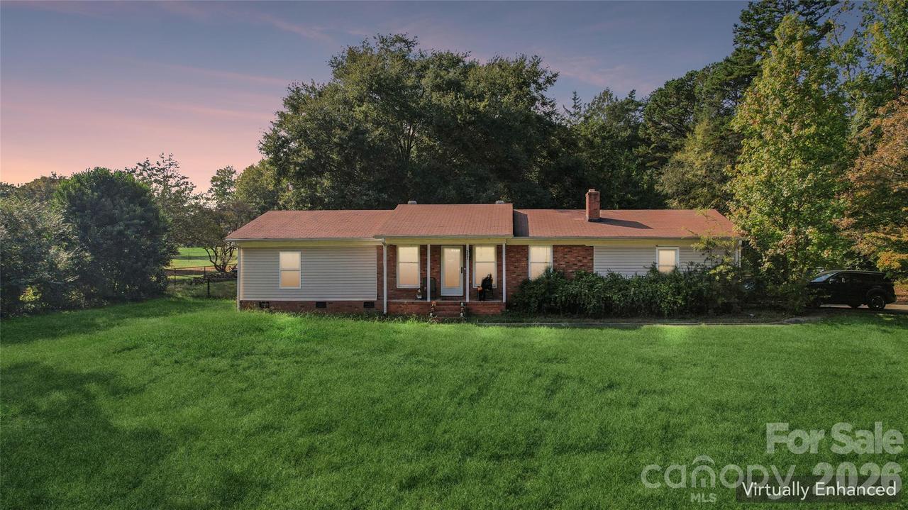 321 Rollingwood Dr., Stanley, NC 28164