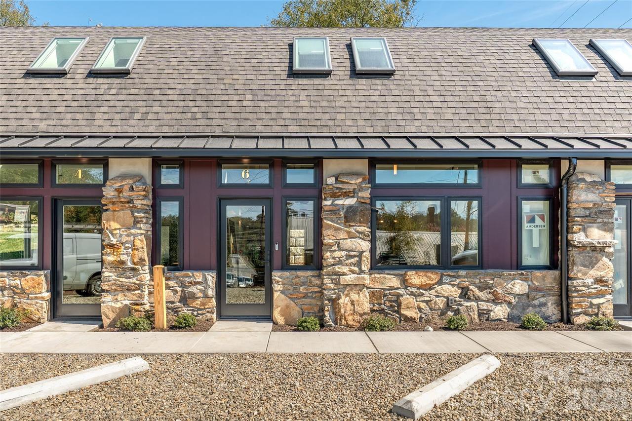 6 Roberts St., Asheville, NC 28801