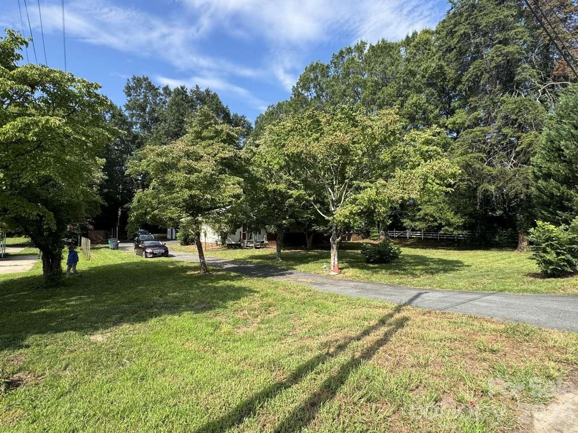 7214 Lawyers Rd., Charlotte, NC 28227