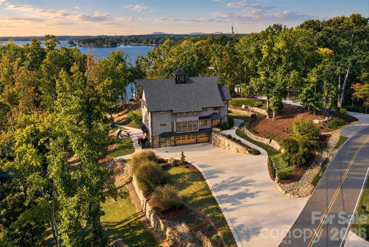 222 Greenbay Rd., Mooresville, NC 28117