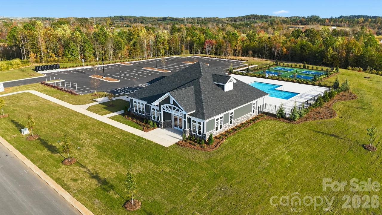 9127 Fairlee Dr., Sherrills Ford, NC 28673