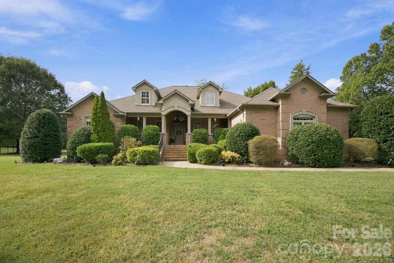 6026 Stonepath Ln., Waxhaw, NC 28173