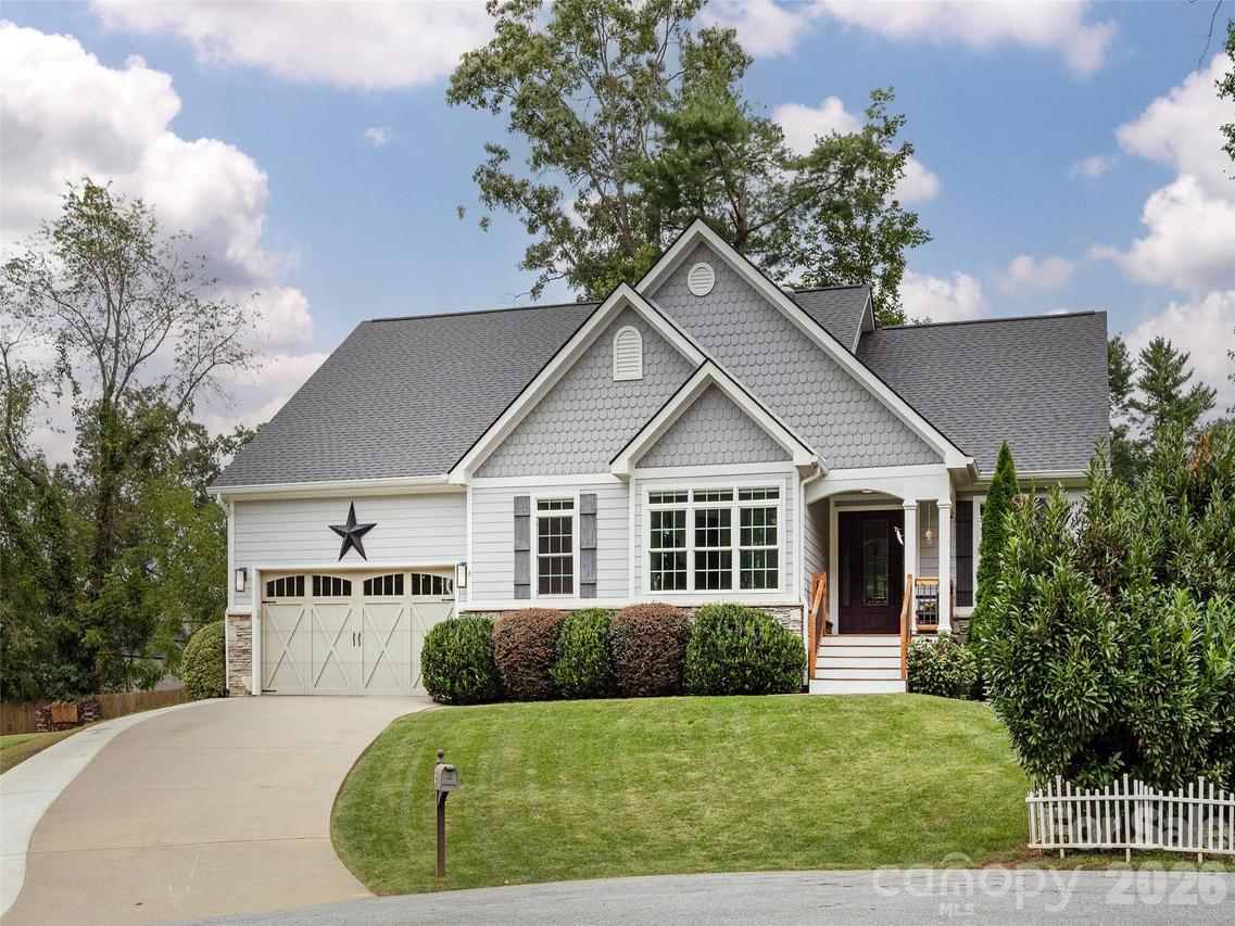 8 Broadmoor Dr., Arden, NC 28704