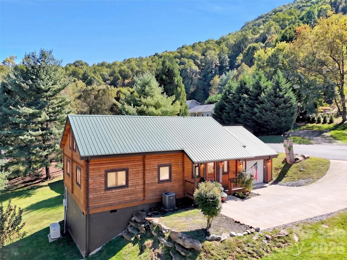 200 Linsonwood Ridge, Waynesville, NC 28786