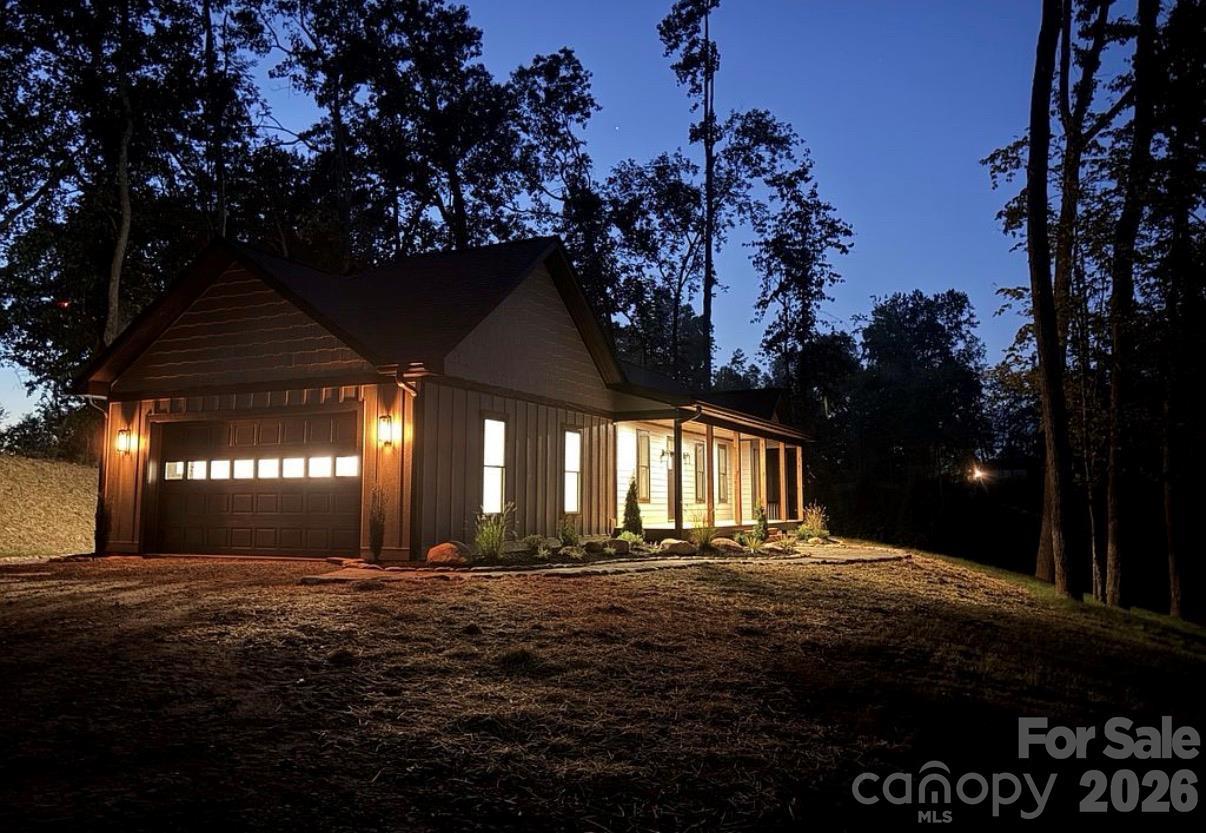 413 Woodstock Dr., Burnsville, NC 28714
