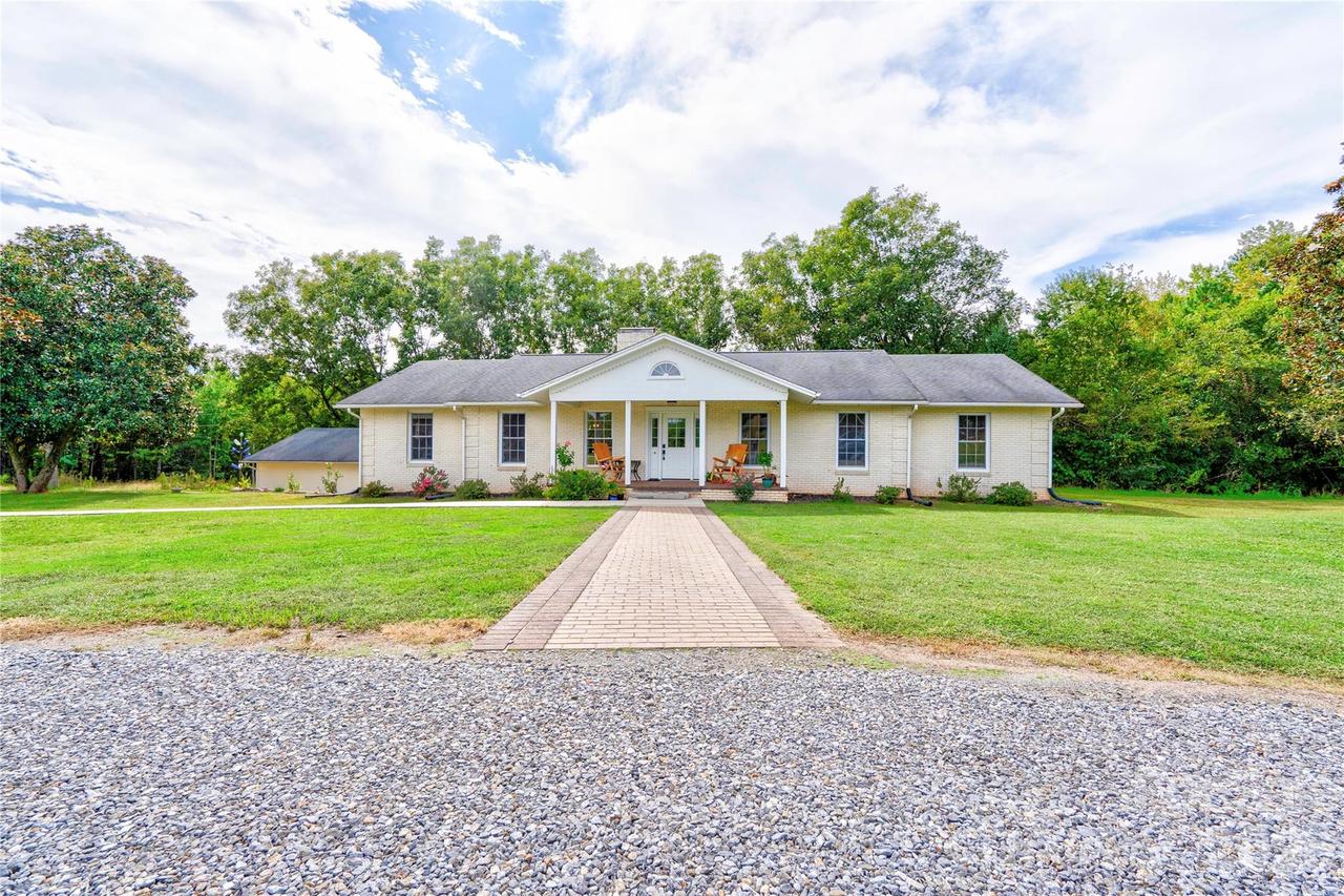 129 Church View Dr., Lawndale, NC 28090
