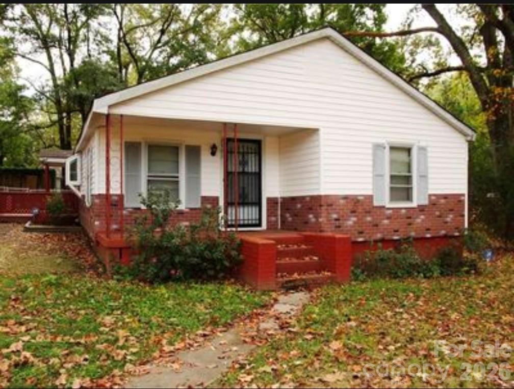 2503 Crescent Ln., Gastonia, NC 28052