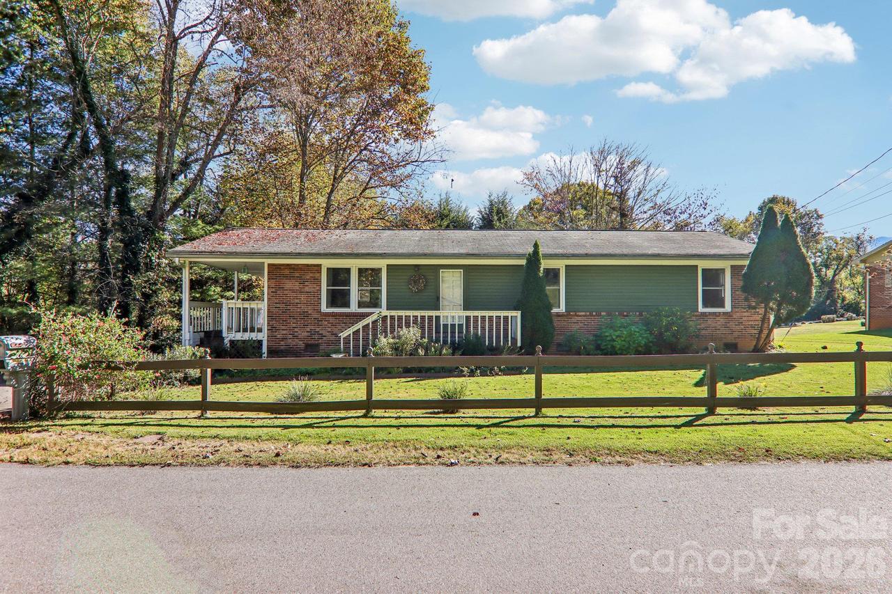 96 Rhinehart St., Waynesville, NC 28786