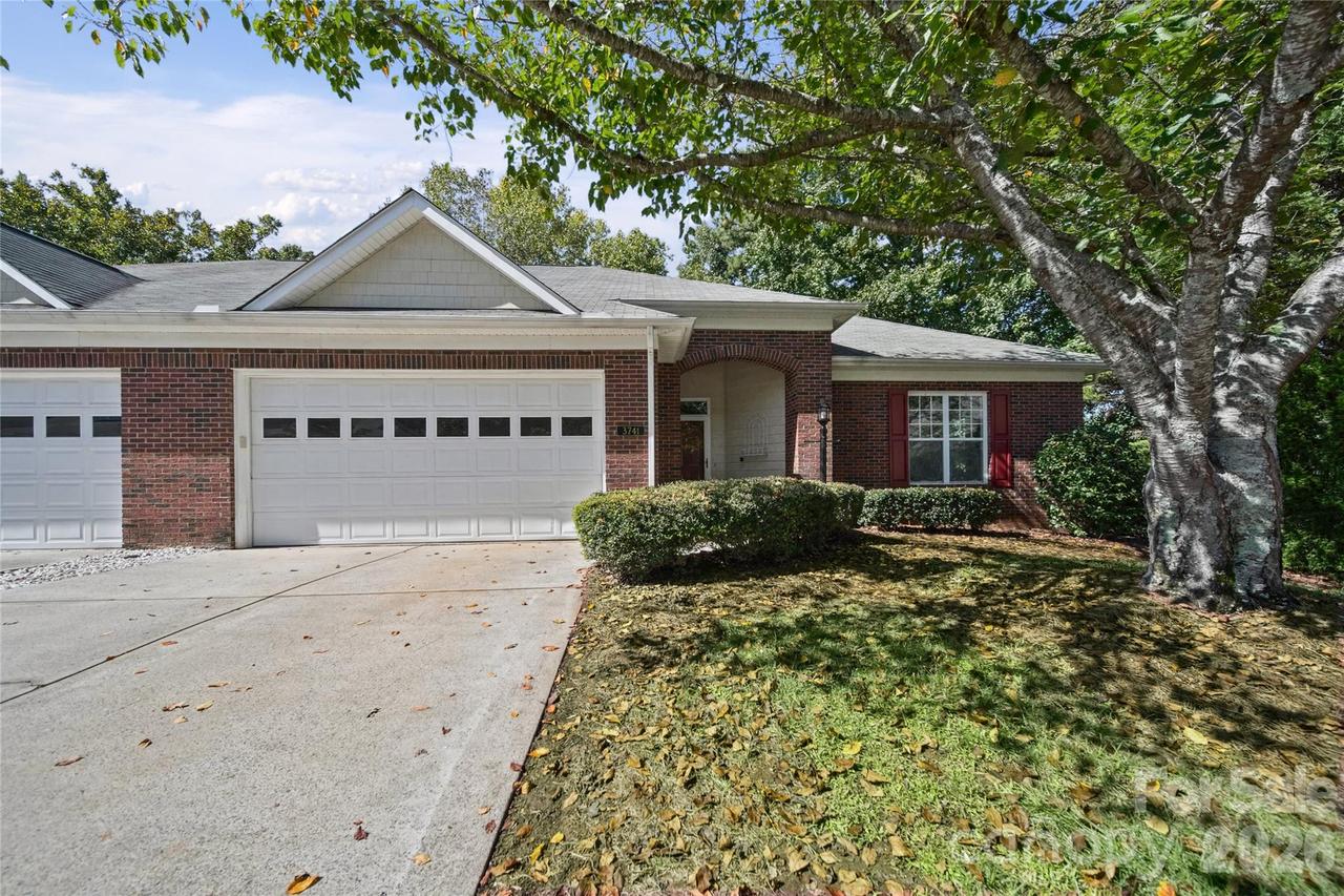 3741 Oak View Ct., Matthews, NC 28105