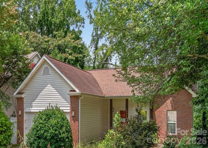 1021 Stinson Glen Ln., Charlotte, NC 28214