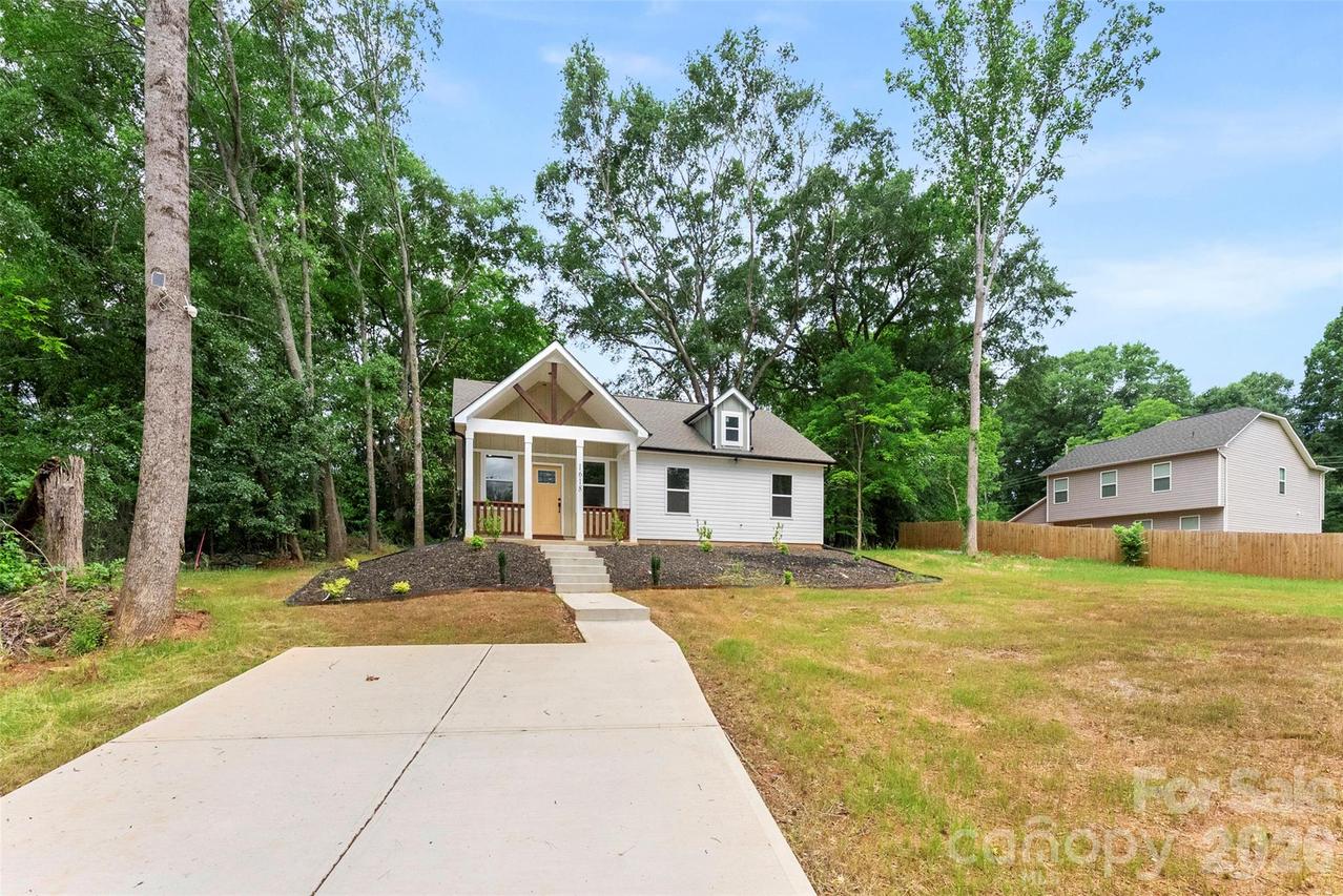 1618 Eaves Rd., Shelby, NC 28152