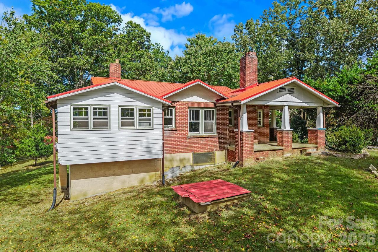 1305 Jenkins Valley Rd., Alexander, NC 28701