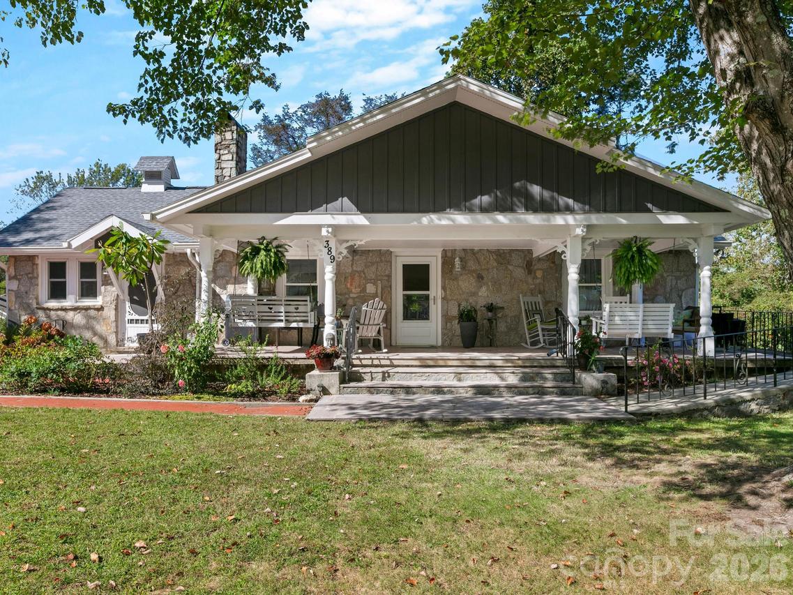 389 Courtland Blvd., Hendersonville, NC 28791