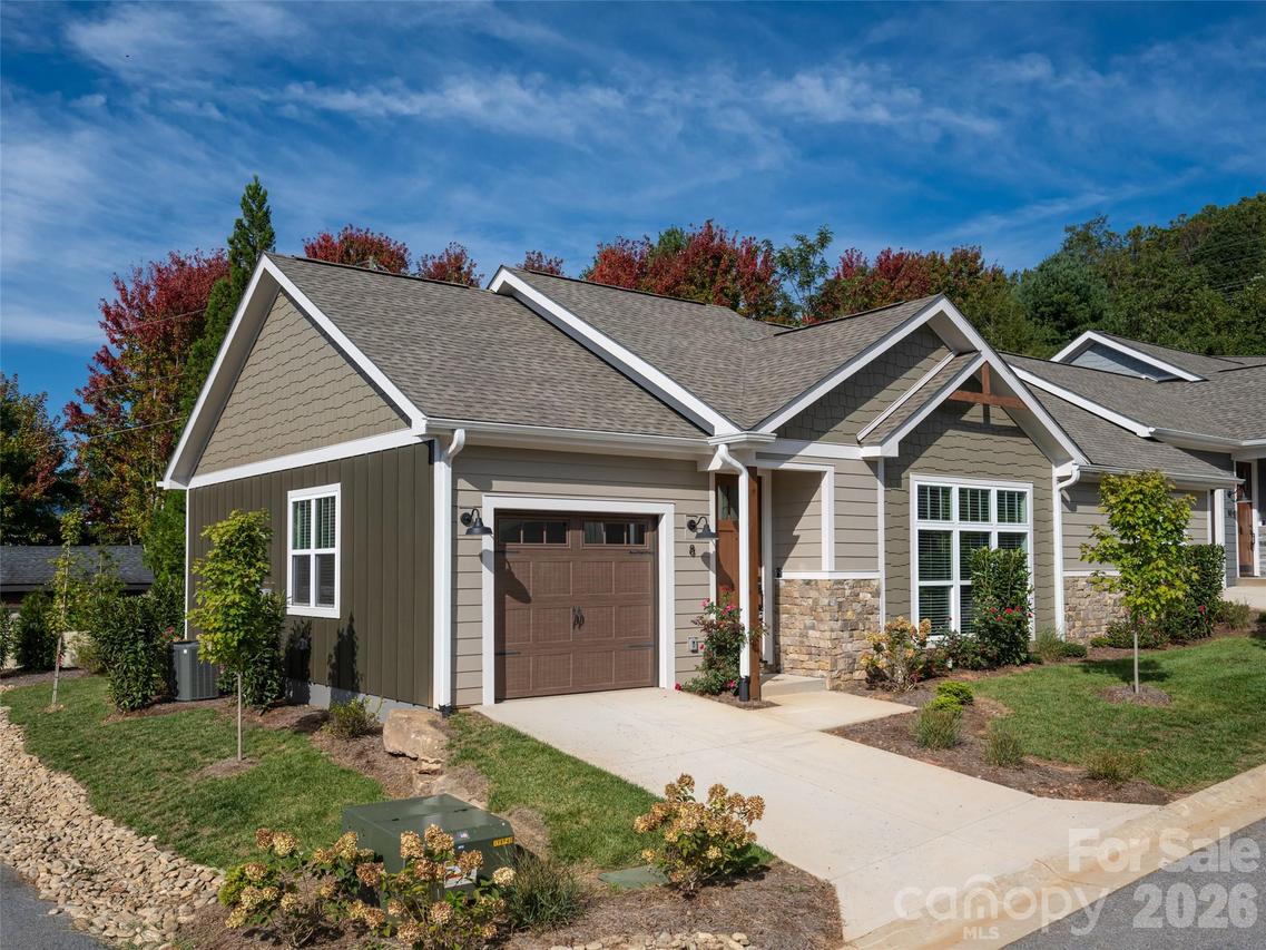 8 Heartleaf Cir., Arden, NC 28704