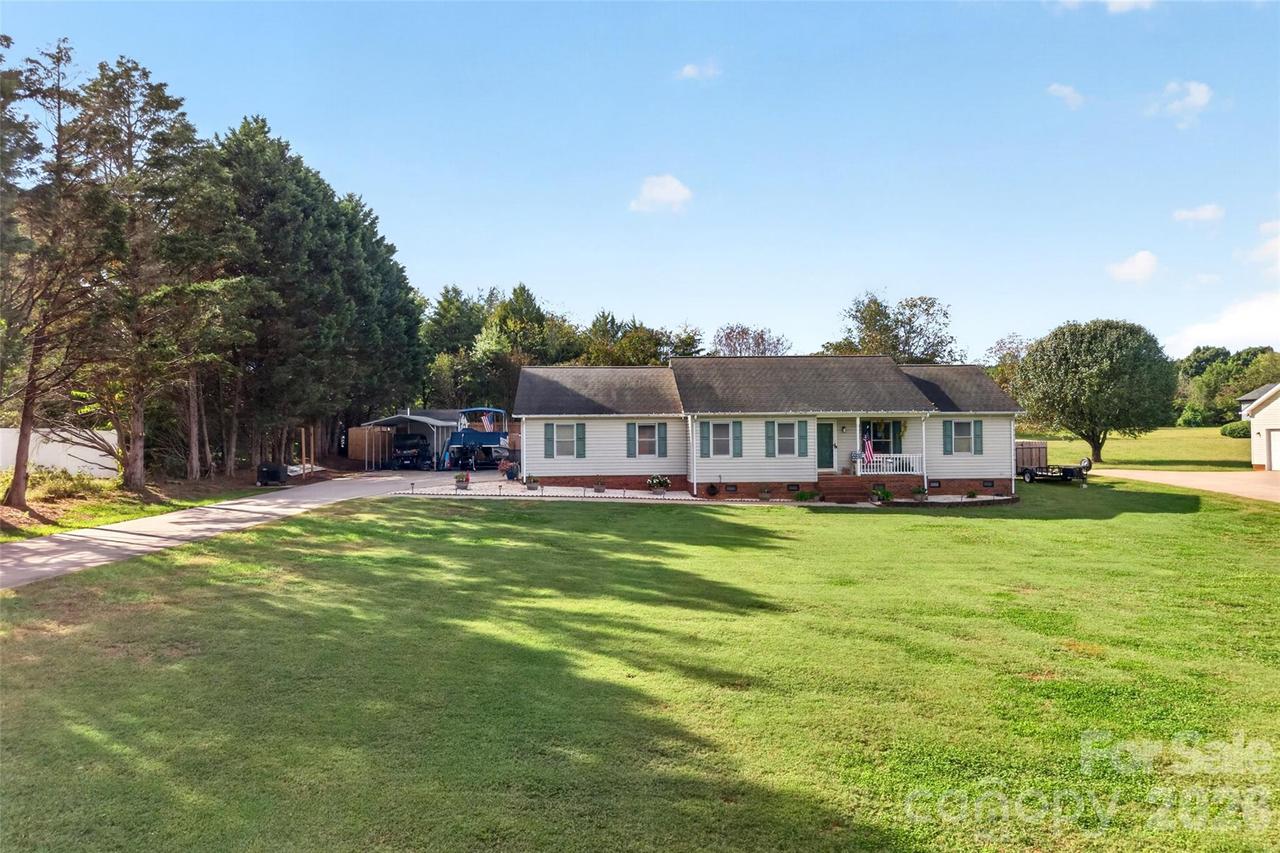 135 Rumple Hill Dr., Statesville, NC 28677