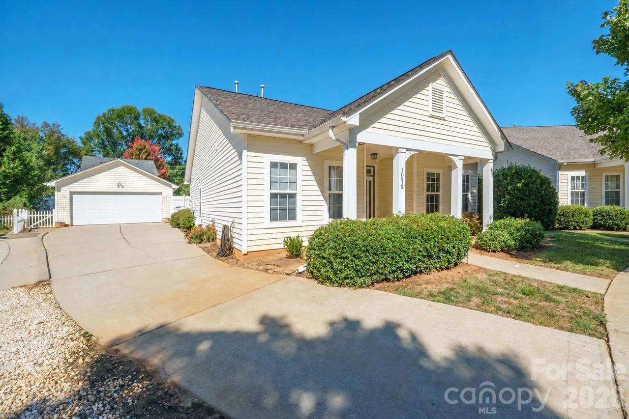 10919 Shelly Renee Dr., Cornelius, NC 28031