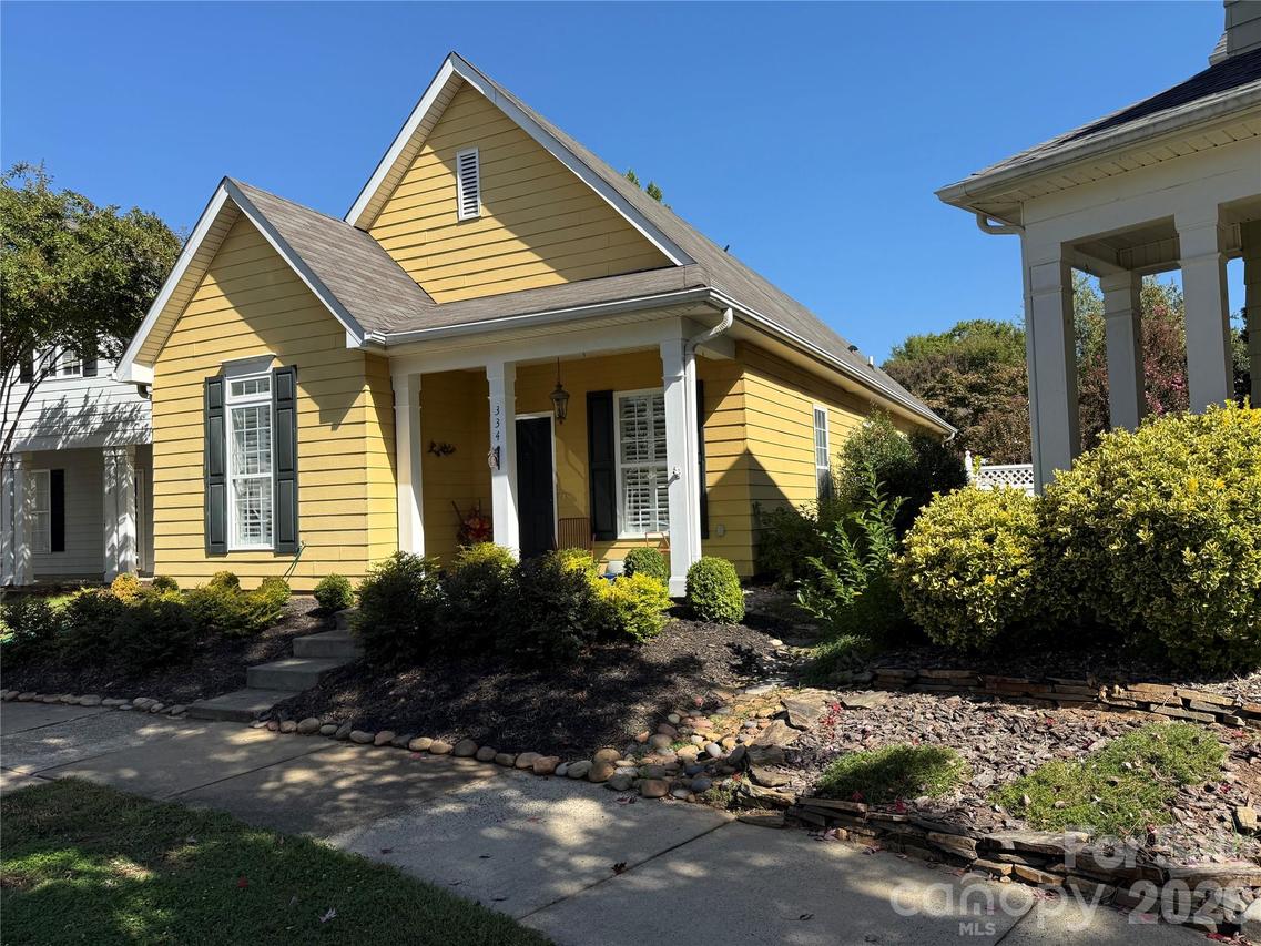 334 Center Dr., Davidson, NC 28036