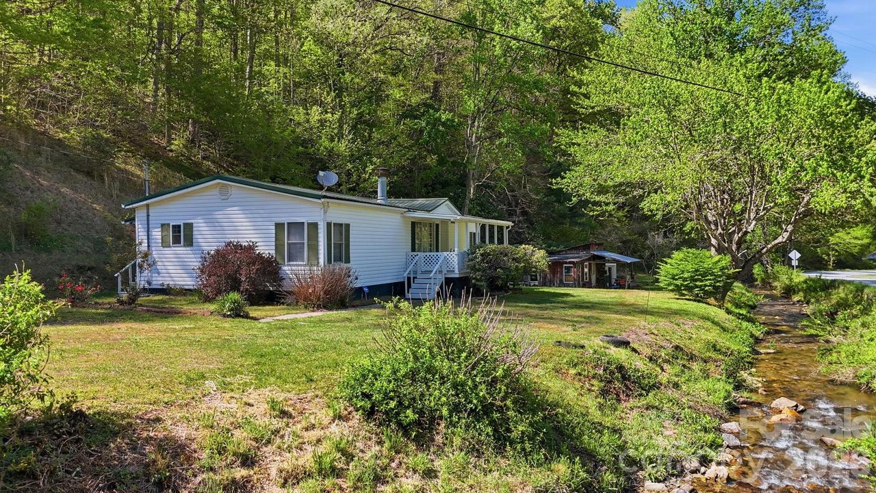 1200 Barkers Creek Rd., Whittier, NC 28789