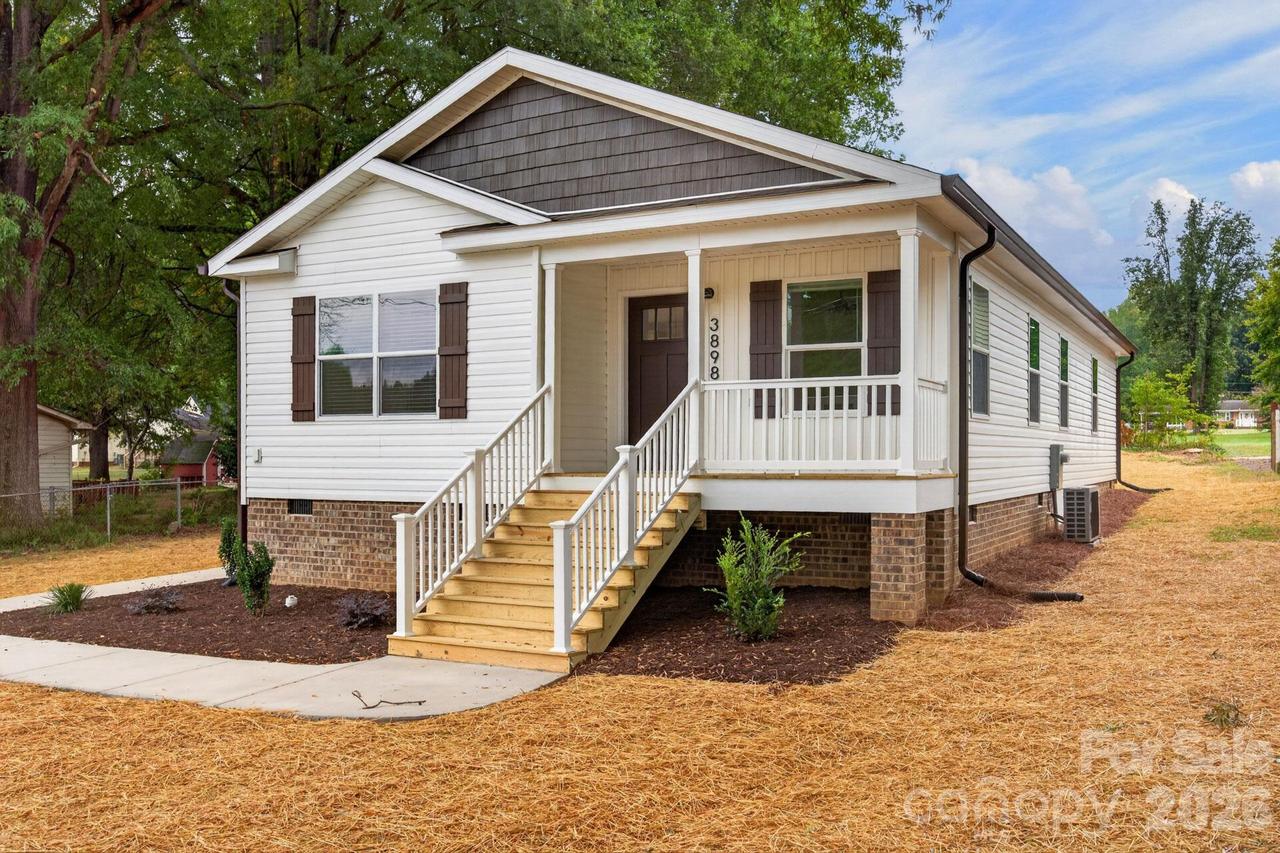 3898 Yarbrough Ave., Winston Salem, NC 27106